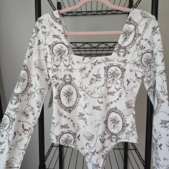 NWT Francesca's Cottage Elegant White and Brown Bodysuit - Picture 2 of 4